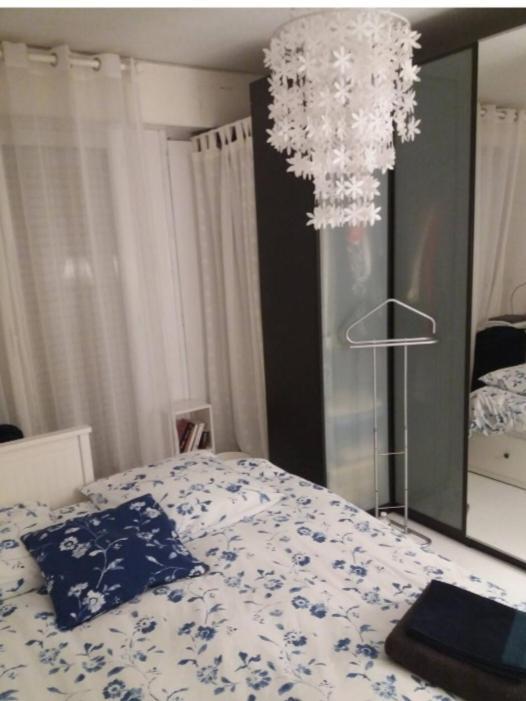 Chambre Chez L'Habitante Avec Salle De Bain Et Cuisine Communes - Presence D'Un Chat Bordeaux Bagian luar foto